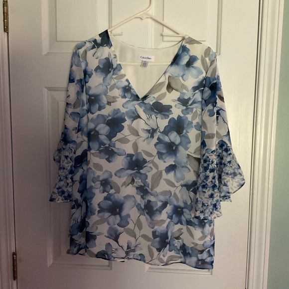 Calvin Klein Tops - Calvin Klein Women’s Medium Floral Blouse.
